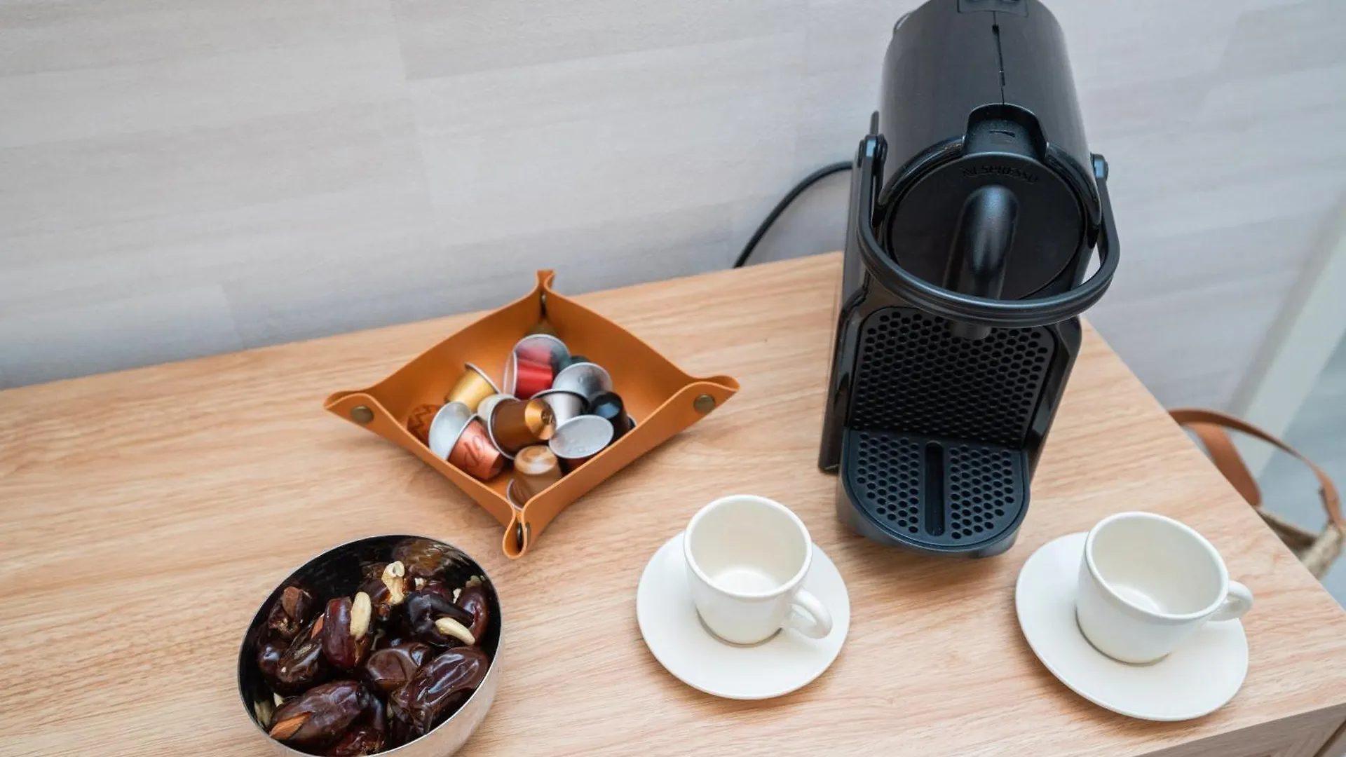두바이 Chic 1Br In Mesk 1 With Serene Balcony Views By Vibel 아파트 0*,
