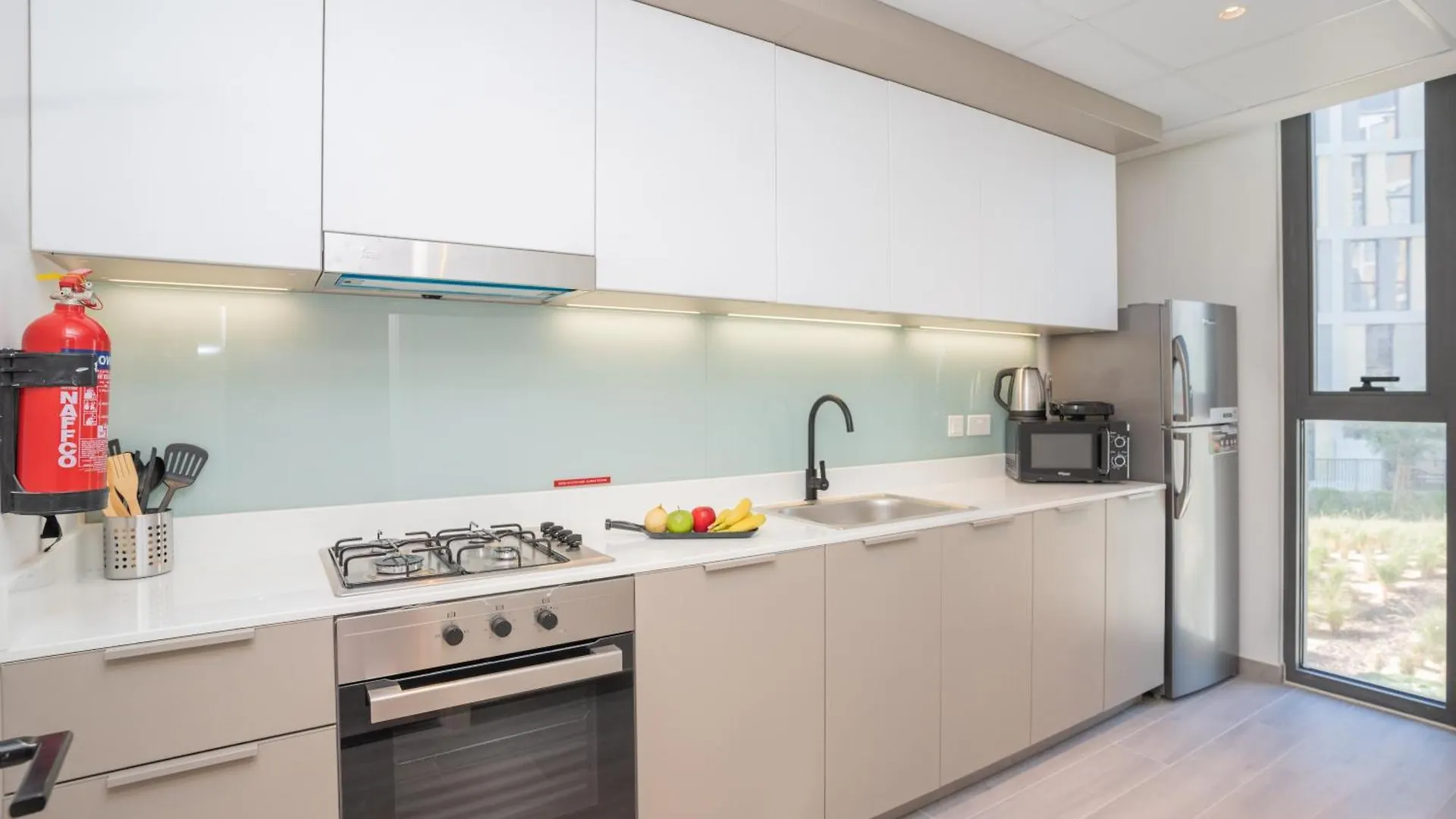 두바이 Chic 1Br In Mesk 1 With Serene Balcony Views By Vibel 아파트