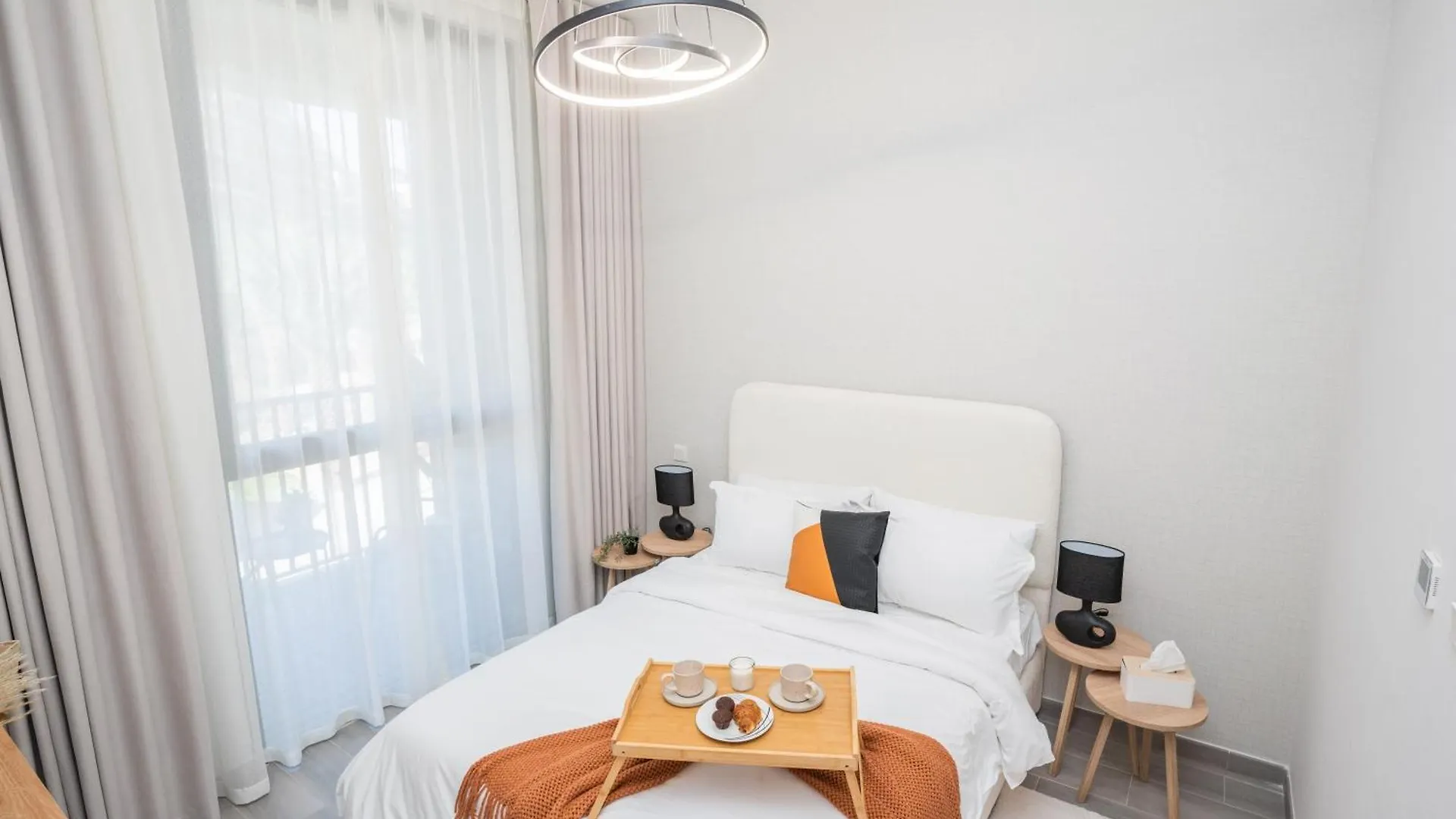 두바이 Chic 1Br In Mesk 1 With Serene Balcony Views By Vibel 아파트 아랍에미리트